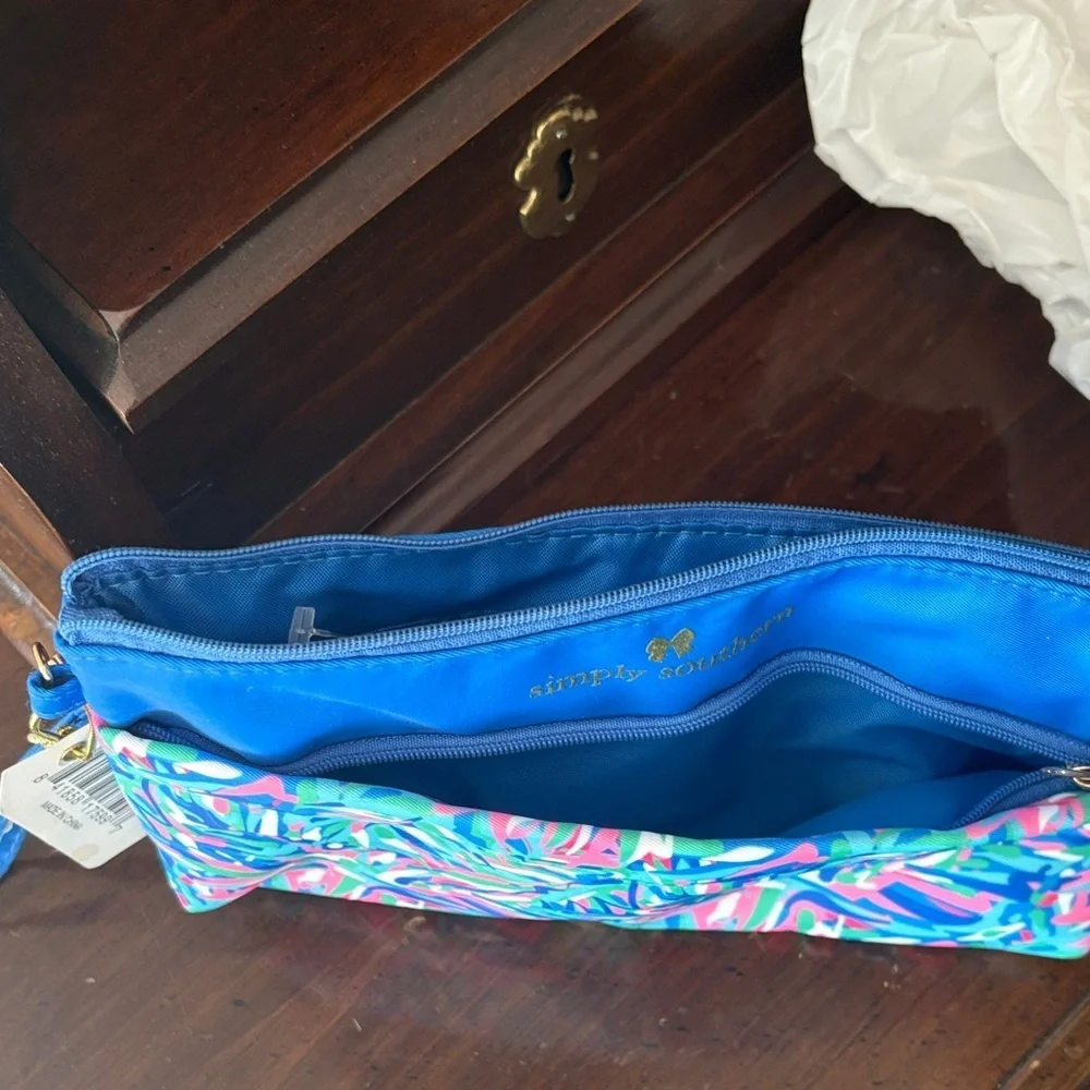 Simply Southern Blue Tropical Print Wristlet with Pink Tag